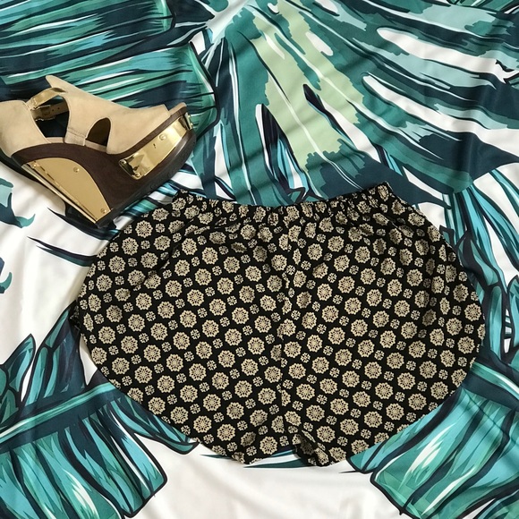 AMBIANCE APPAREL BOHEMIAN HIGH WAISTED SHORTS - Picture 3 of 3